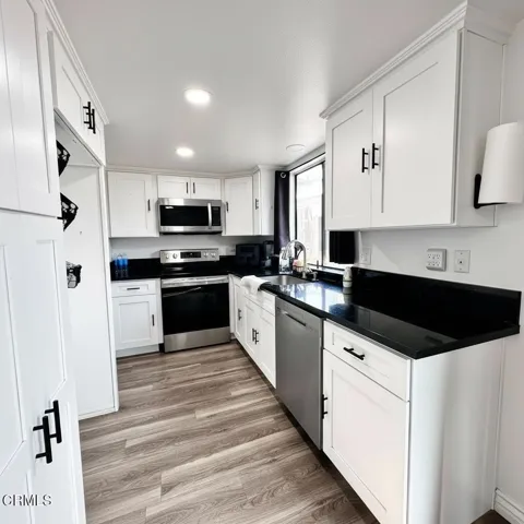 129 E Ventura St #A Kitchen
