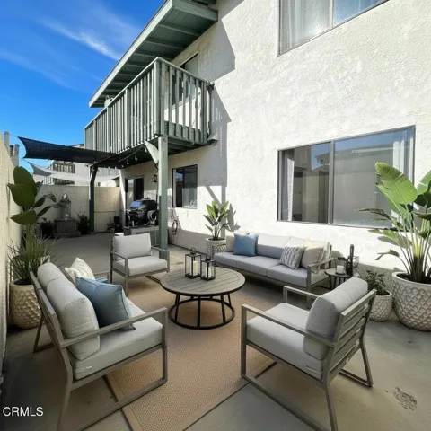129 E Ventura St #A Courtyard