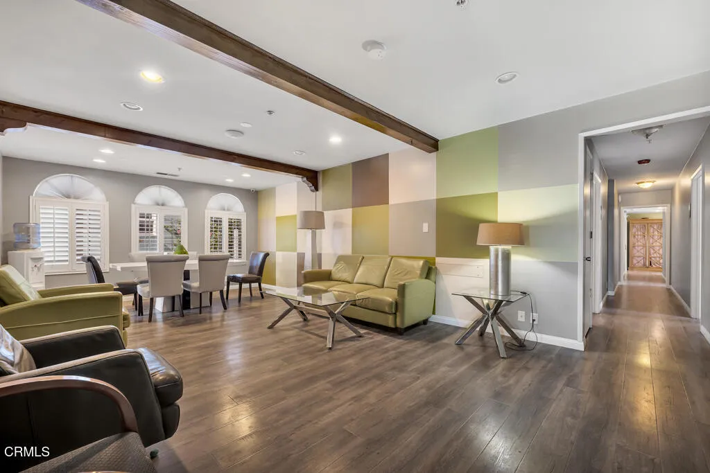 15743 Covello Street, Lake Balboa, California 91406 home-pic-1