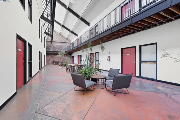 730 29th Street 106, Oakland, California 94609