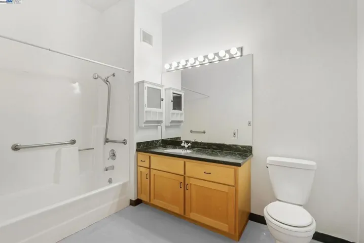 730 29th Street 106, Oakland, California 94609