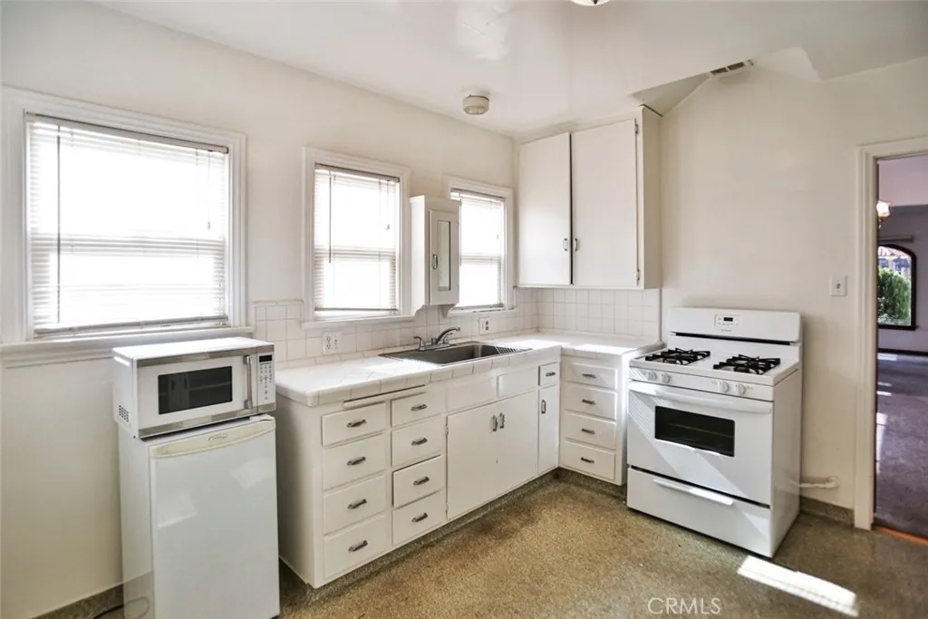 3370 Lemon, Signal Hill, California 90755 home-pic-22