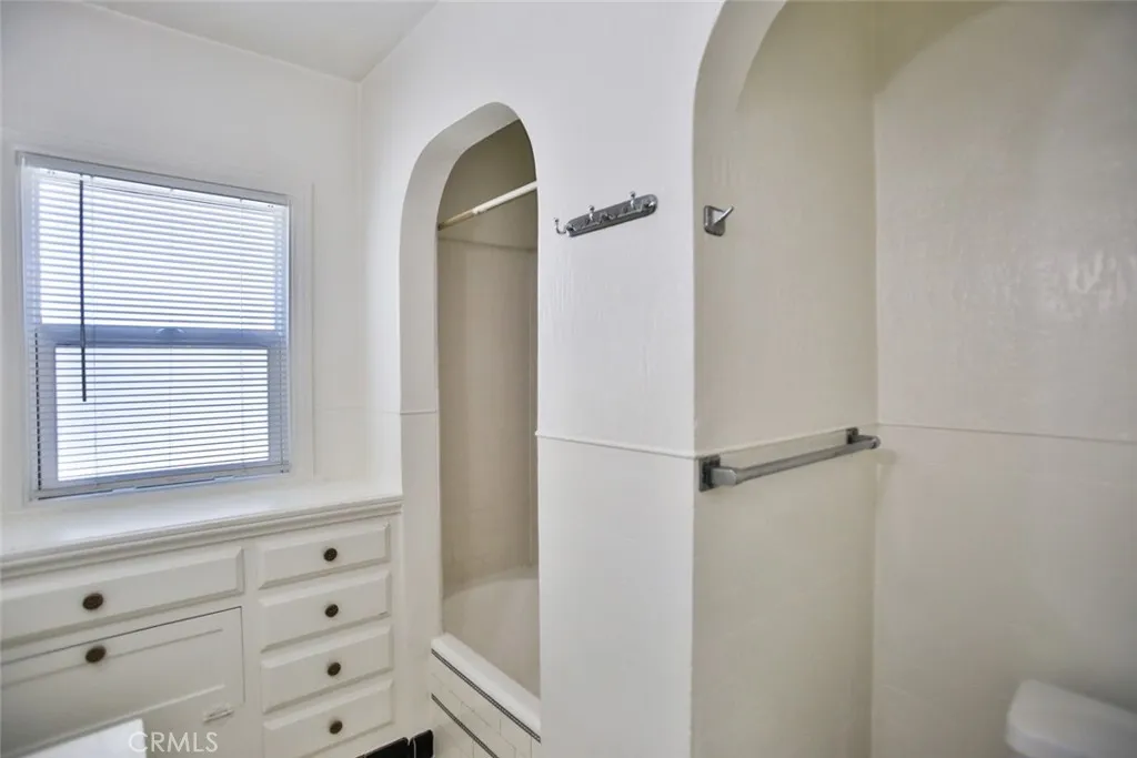 3370 Lemon, Signal Hill, California 90755 home-pic-19