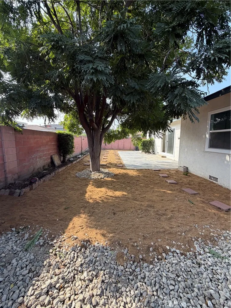 1804 E South, Anaheim, California 92805 home-pic-17