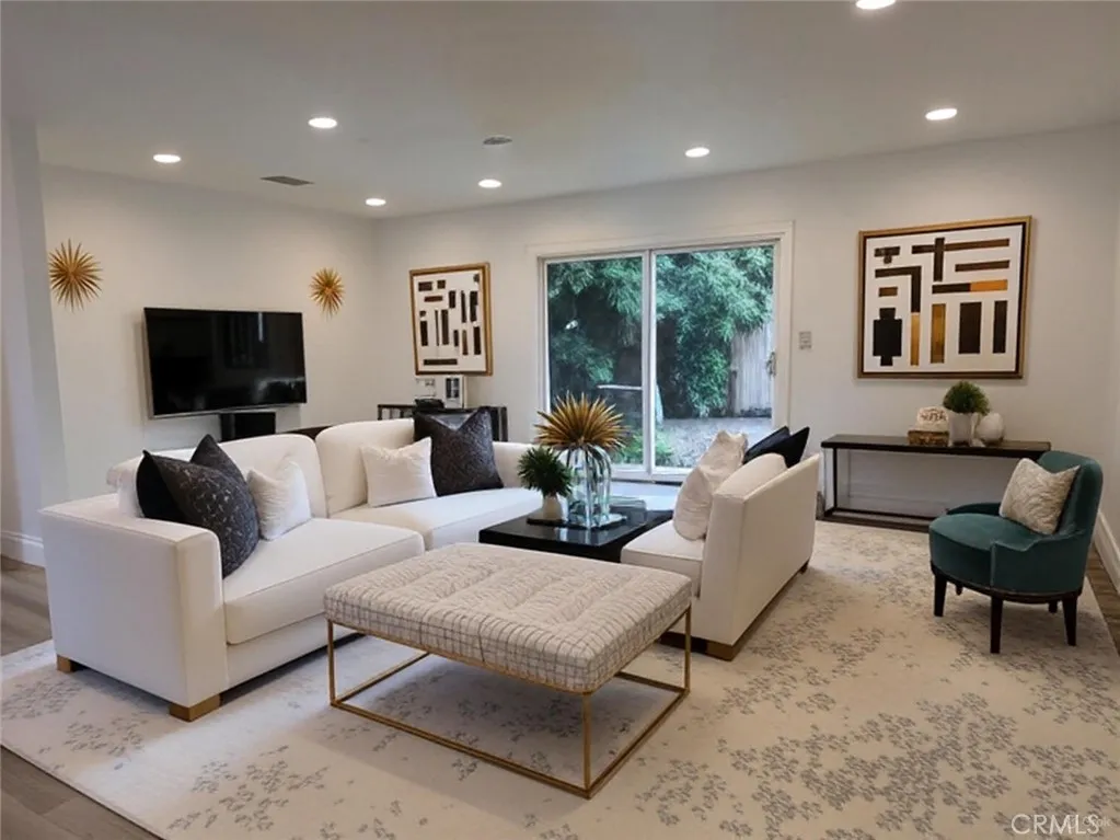 1804 E South, Anaheim, California 92805 home-pic-2