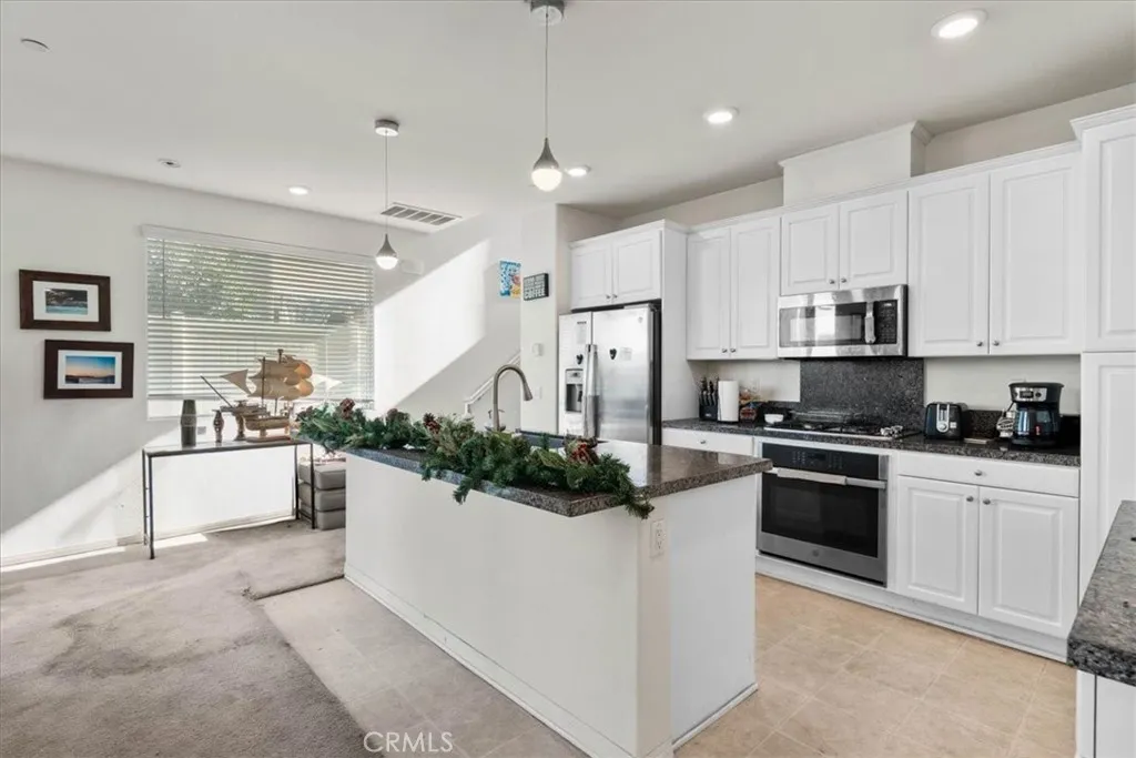 15993 Huckeberry Avenue, Chino, California 91708 home-pic-7