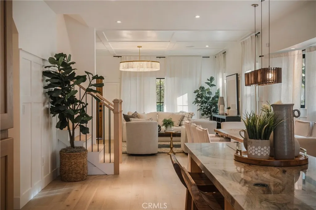 4633 Russell, Los Feliz, California 90027 home-pic-3