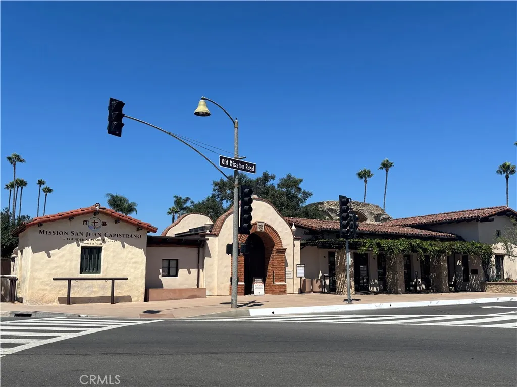 27252 Via Callejon  home-pic-60