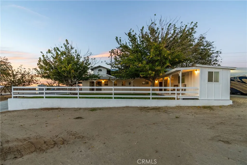 18650 E Palmdale, Palmdale, California 93591 home-pic-43