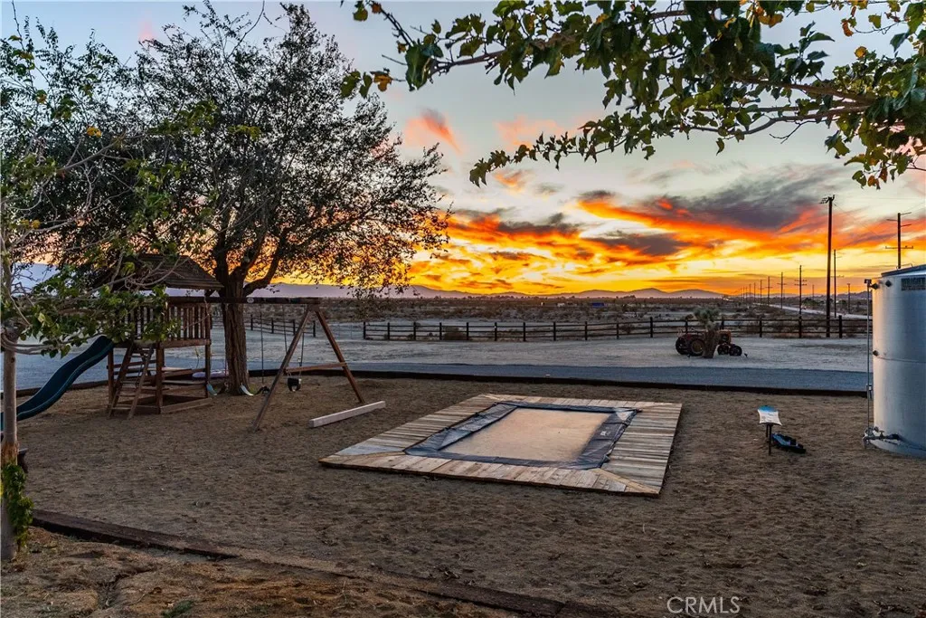 18650 E Palmdale, Palmdale, California 93591 home-pic-53