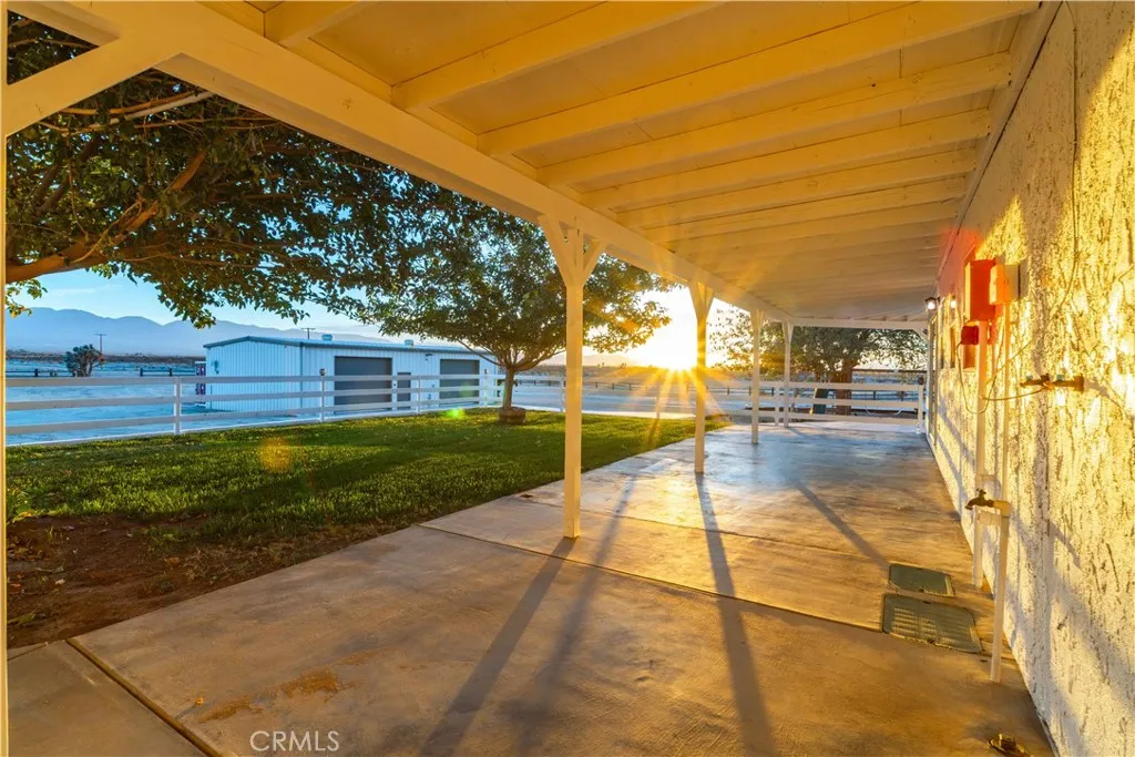 18650 E Palmdale, Palmdale, California 93591 home-pic-36