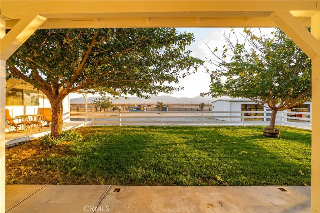 18650 E Palmdale, Palmdale, California 93591 home-pic-33