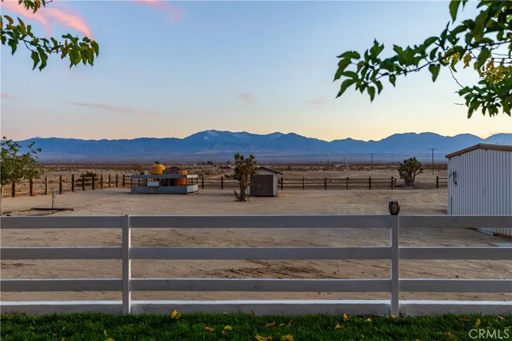 18650 E Palmdale, Palmdale, California 93591 home-pic-35