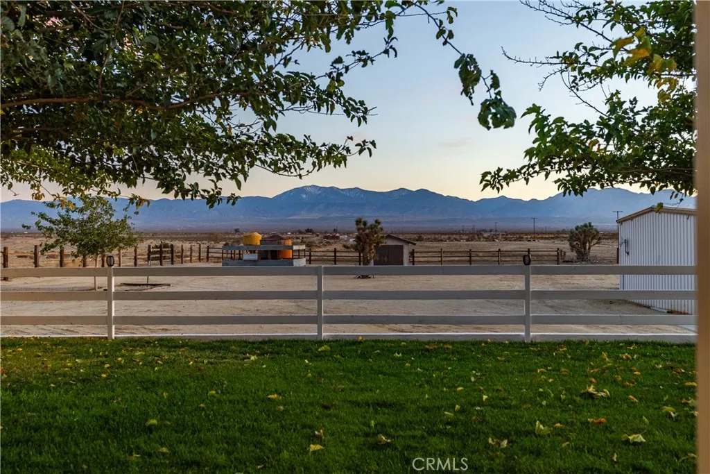 18650 E Palmdale, Palmdale, California 93591 home-pic-34