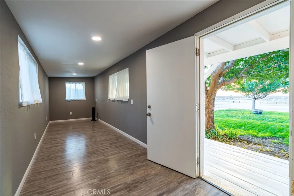 18650 E Palmdale, Palmdale, California 93591 home-pic-40