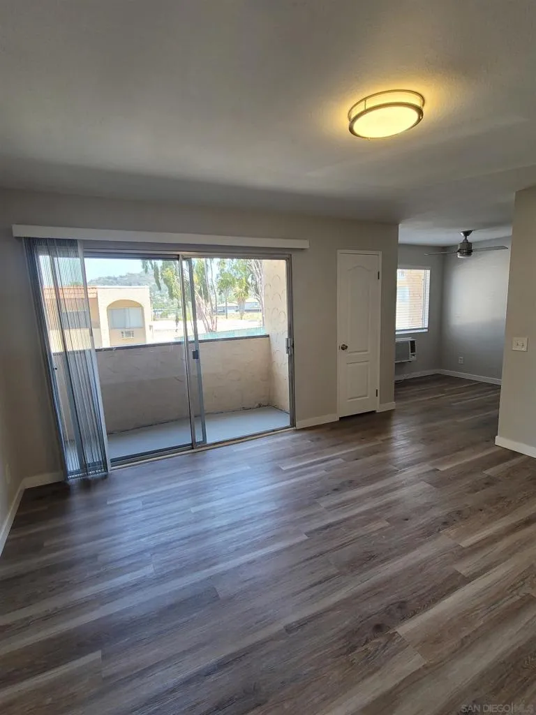 3557 Kenora Dr 22, Spring Valley, California 91977 home-pic-2