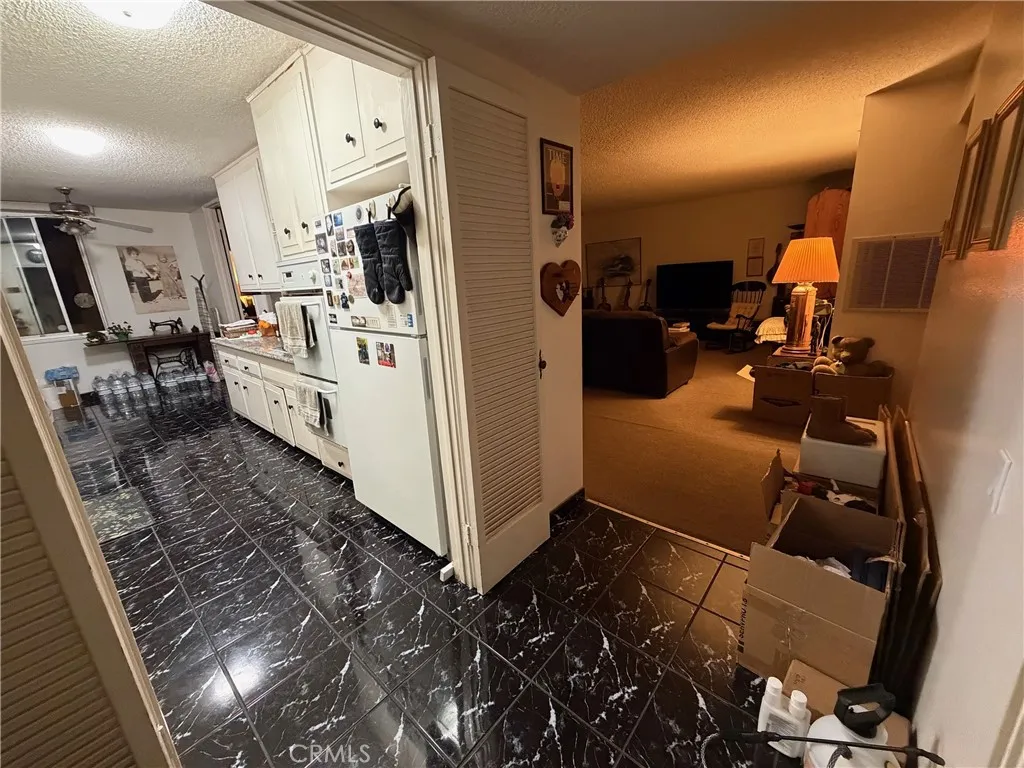 5301 Balboa Boulevard F2, Encino, California 91316 home-pic-3