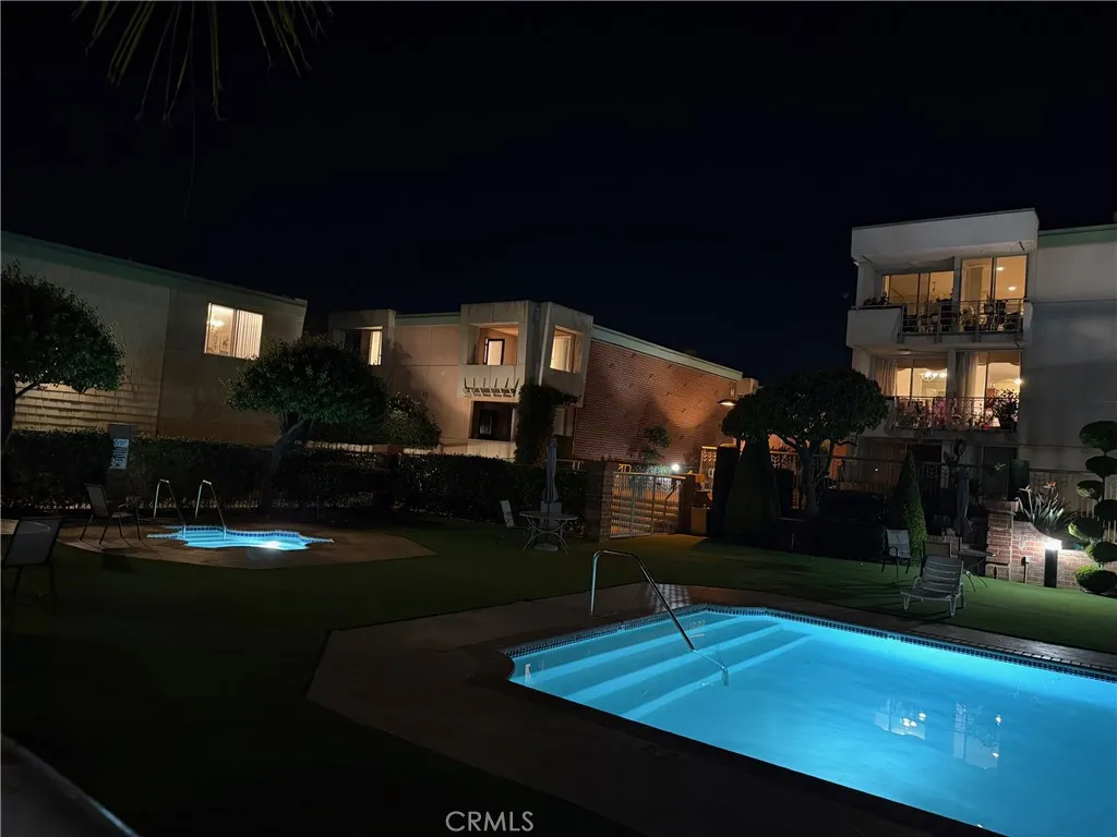 5301 Balboa Boulevard F2, Encino, California 91316 home-pic-13