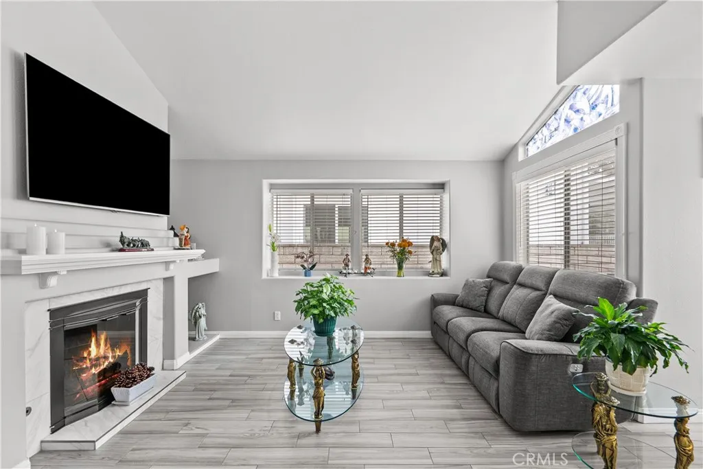 25726 Emerson Lane, Stevenson Ranch, California 91381 home-pic-4
