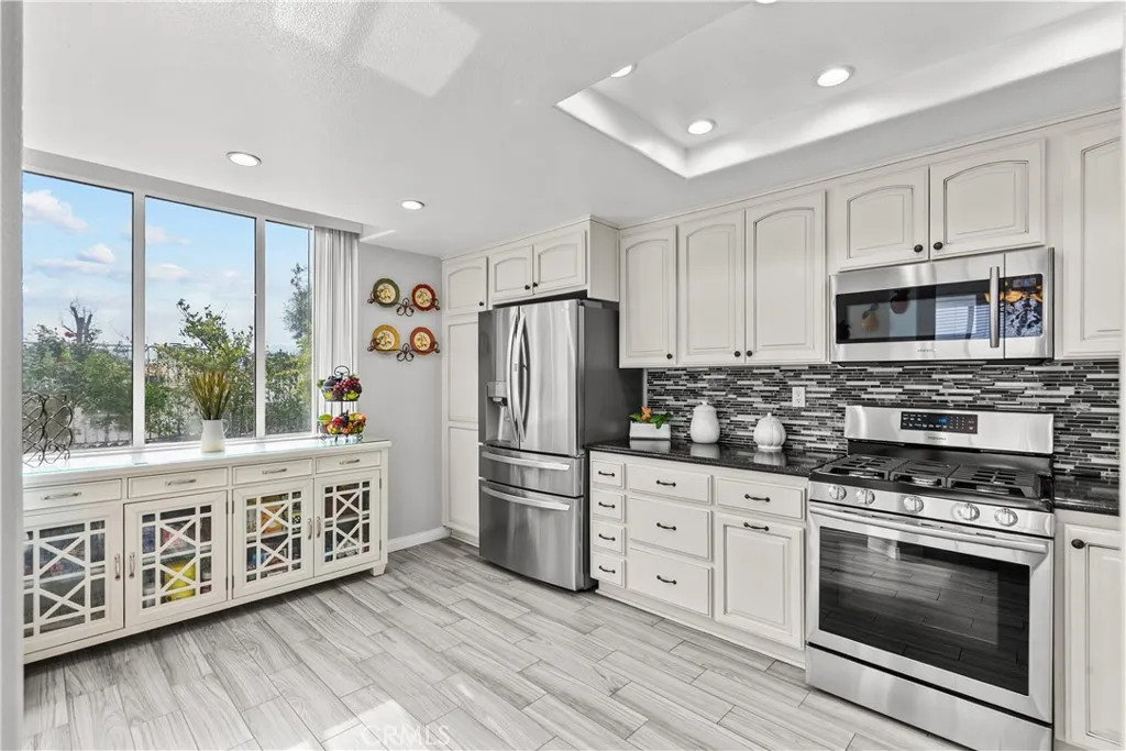 25726 Emerson Lane, Stevenson Ranch, California 91381 home-pic-11