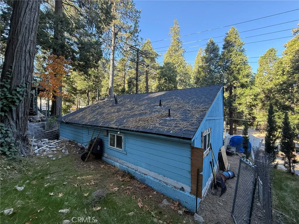 23489 Lake, Crestline, California 92325 home-pic-13