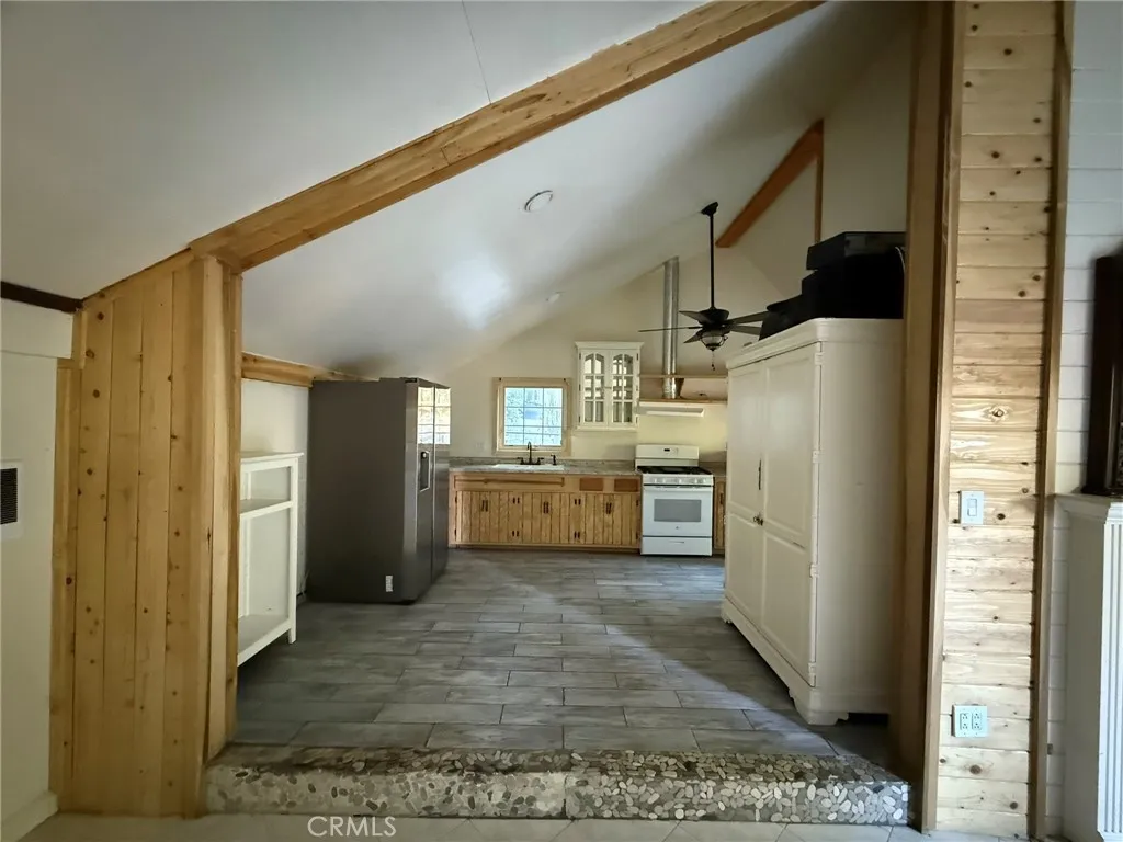 23489 Lake, Crestline, California 92325 home-pic-5