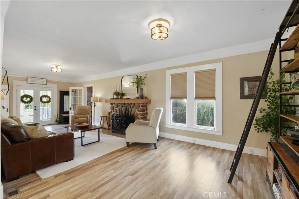 1033 W Palm Avenue, Redlands, California 92373 home-pic-16