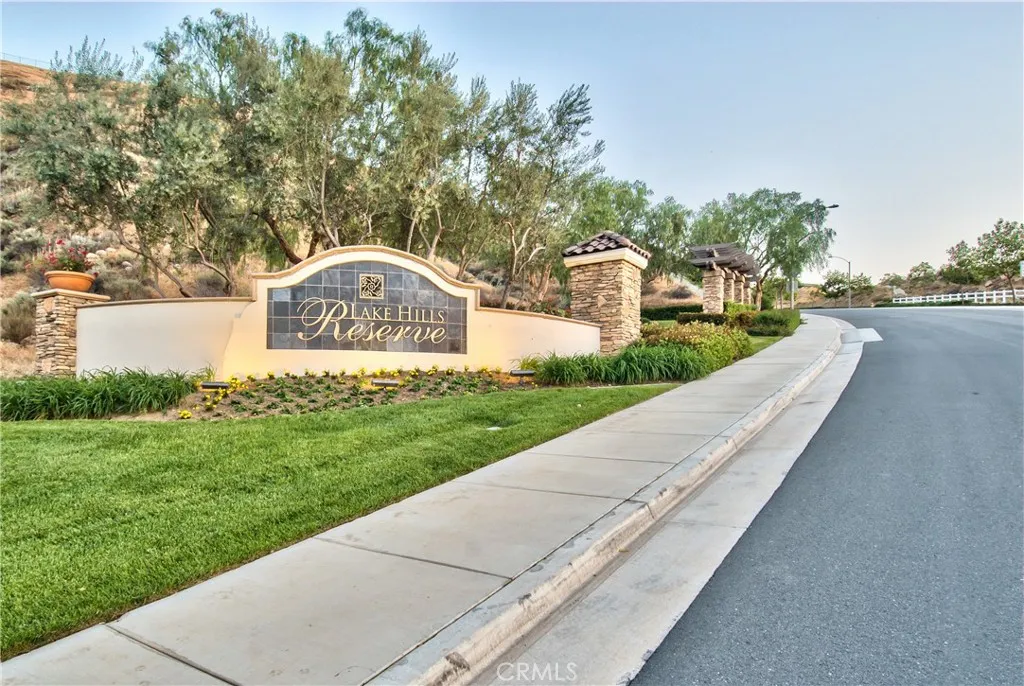 16696 S Peak Court, Riverside, California 92503 home-pic-47