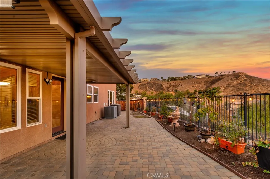 16696 S Peak Court, Riverside, California 92503 home-pic-39