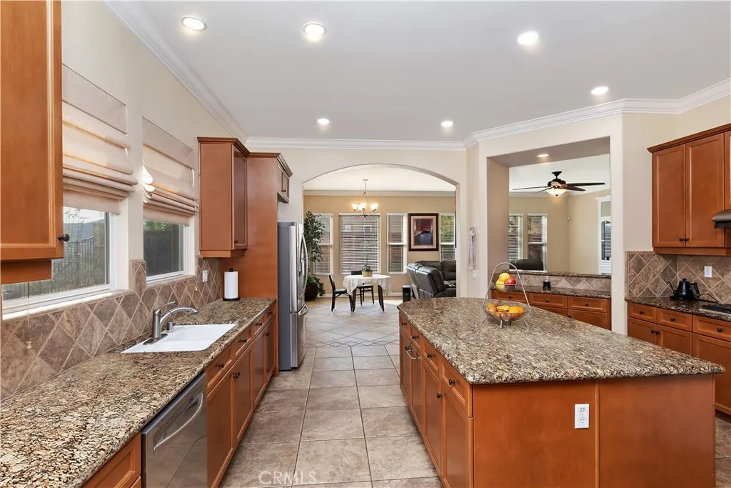16696 S Peak Court, Riverside, California 92503 home-pic-13