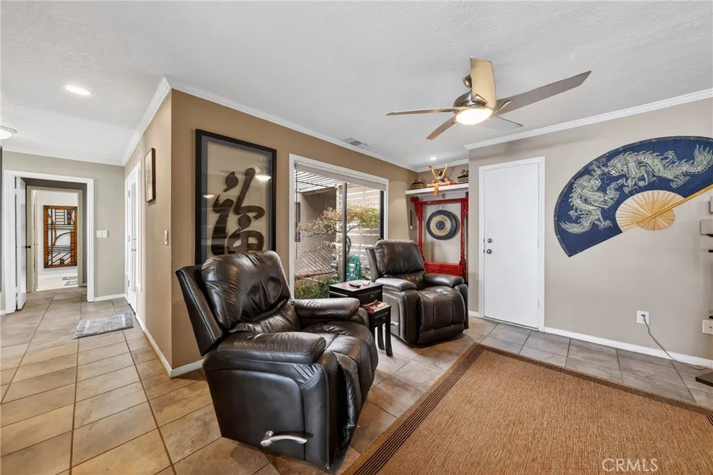 892 W Highpoint, Claremont, California 91711 home-pic-25