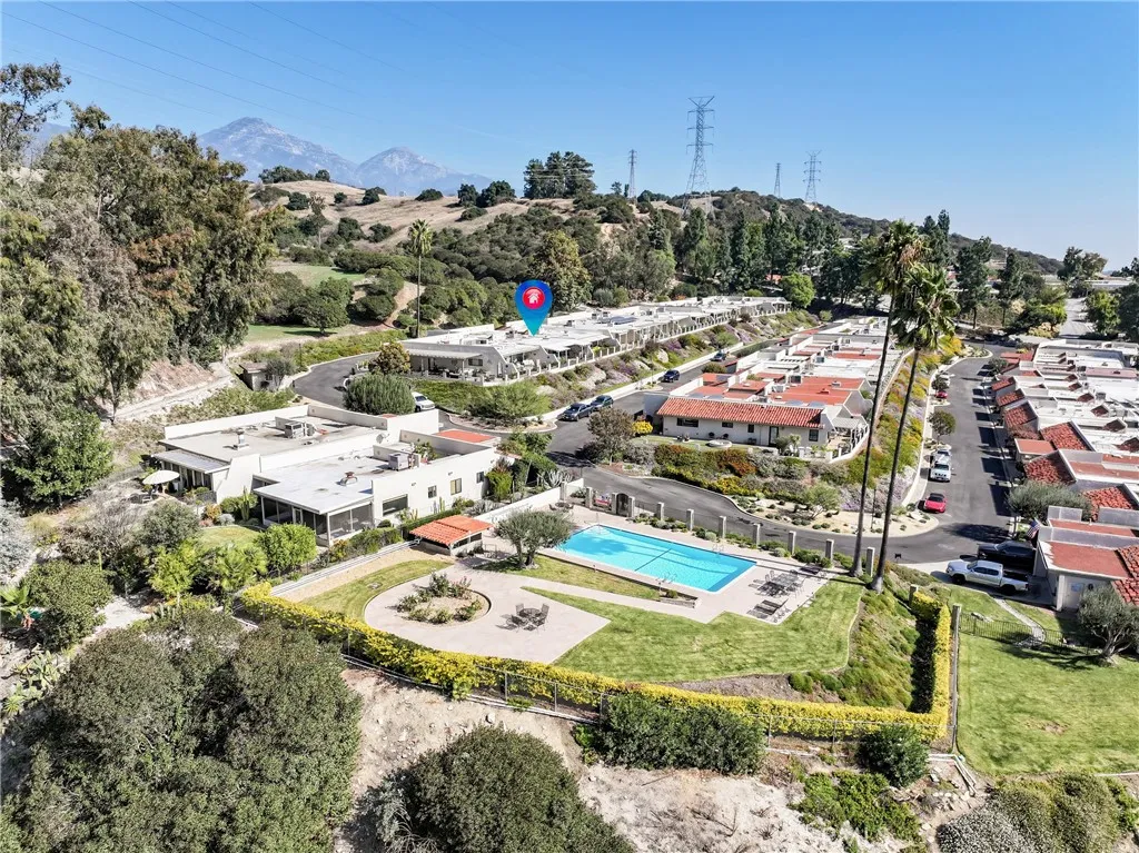 892 W Highpoint, Claremont, California 91711 home-pic-3