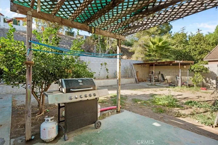 829 Award, Colton, California 92324