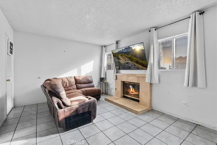 829 Award, Colton, California 92324