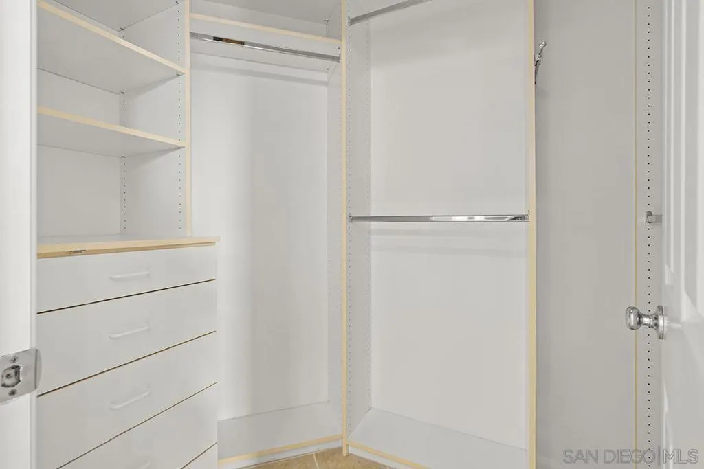 987 Palencia Ct, Chula Vista, California 91910 home-pic-40