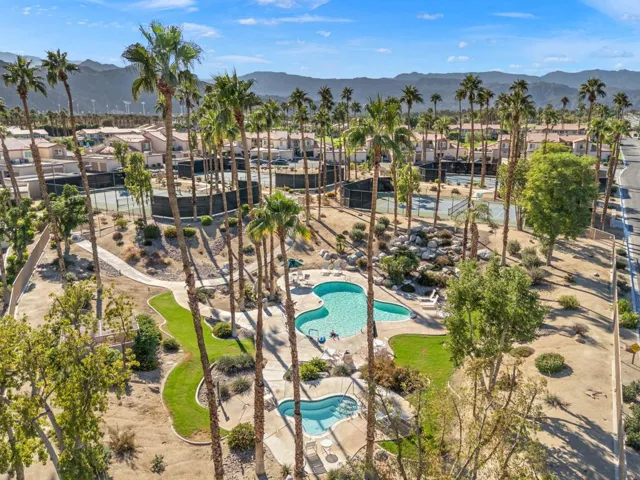 6 Pool and Spa Areas