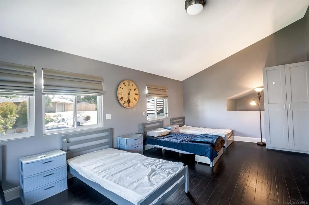 1116 Circle Dr, Escondido, California 92025 home-pic-18