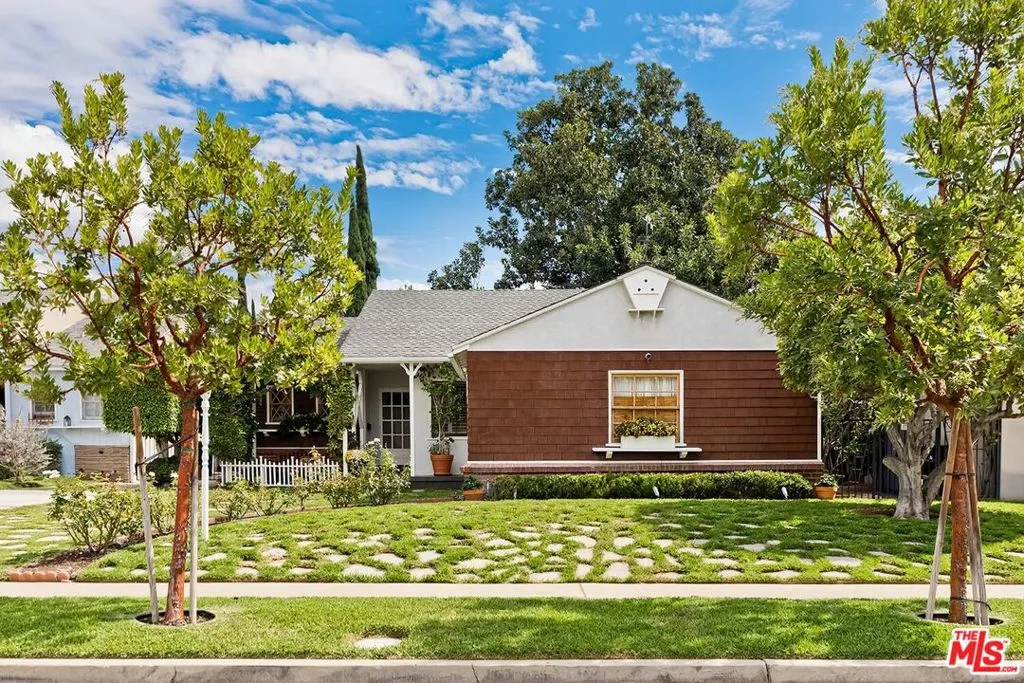 6910 Cantaloupe Avenue, Van Nuys, California 91405 home-pic-0