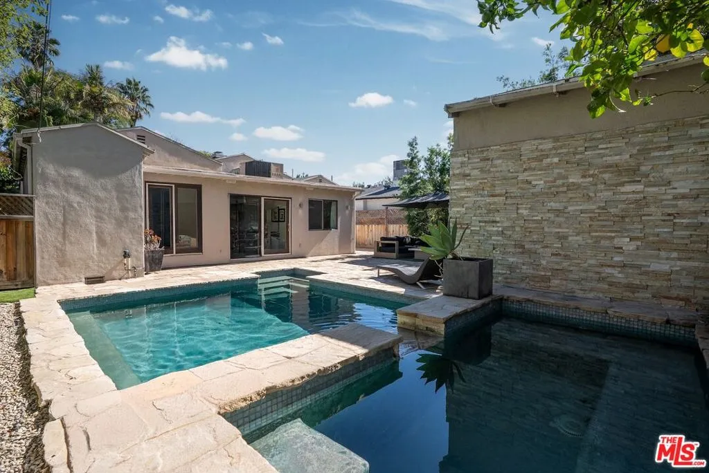 107 S Gardner Street, Los Angeles, California 90036 home-pic-21