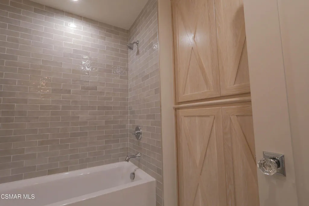 3008 Shadow Brook Lane, Westlake Village, California 91361 home-pic-26