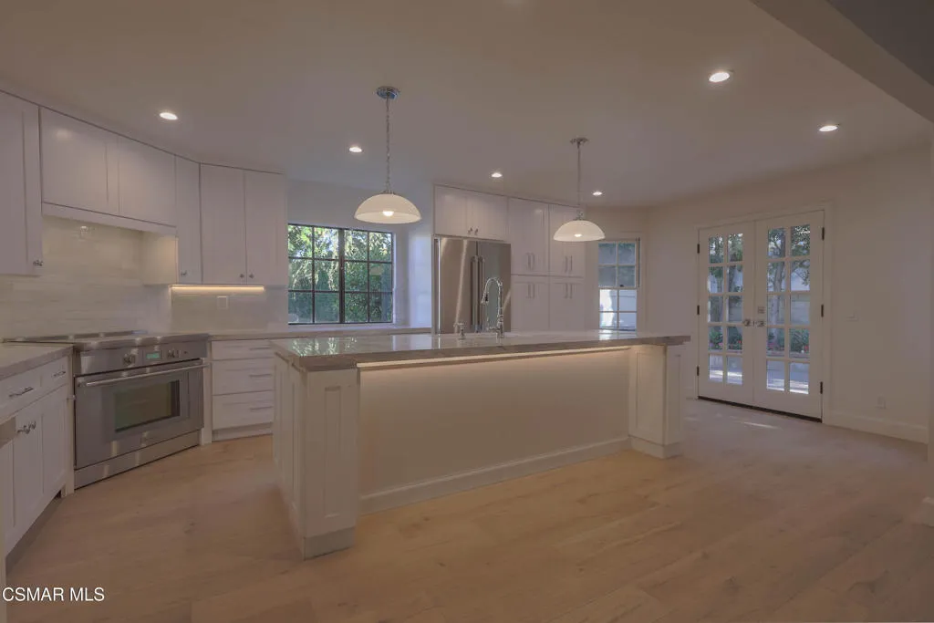 3008 Shadow Brook Lane, Westlake Village, California 91361 home-pic-2
