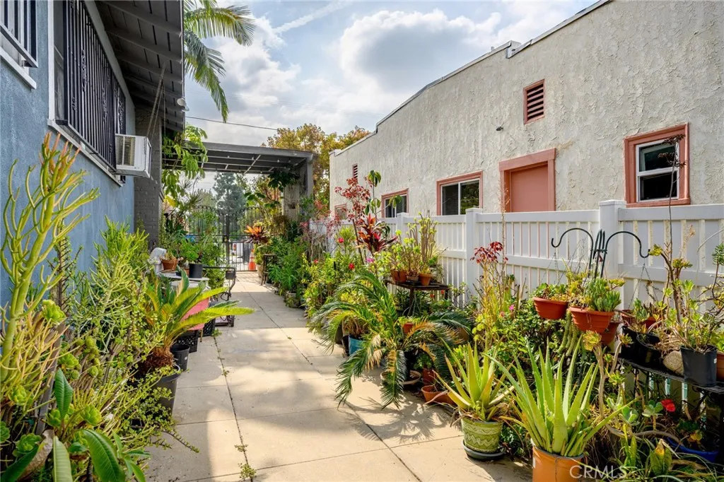 2161 Ridgeview, Eagle Rock, California 90041 home-pic-35