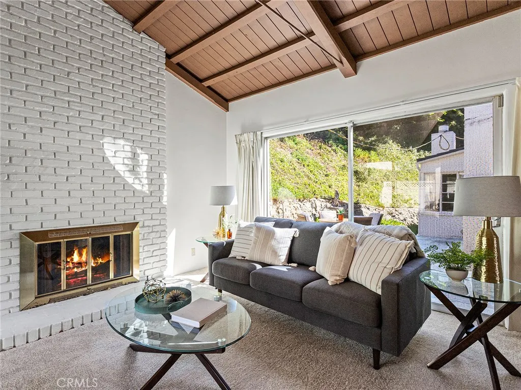 1620 Melwood Drive, Glendale, California 91207 home-pic-18