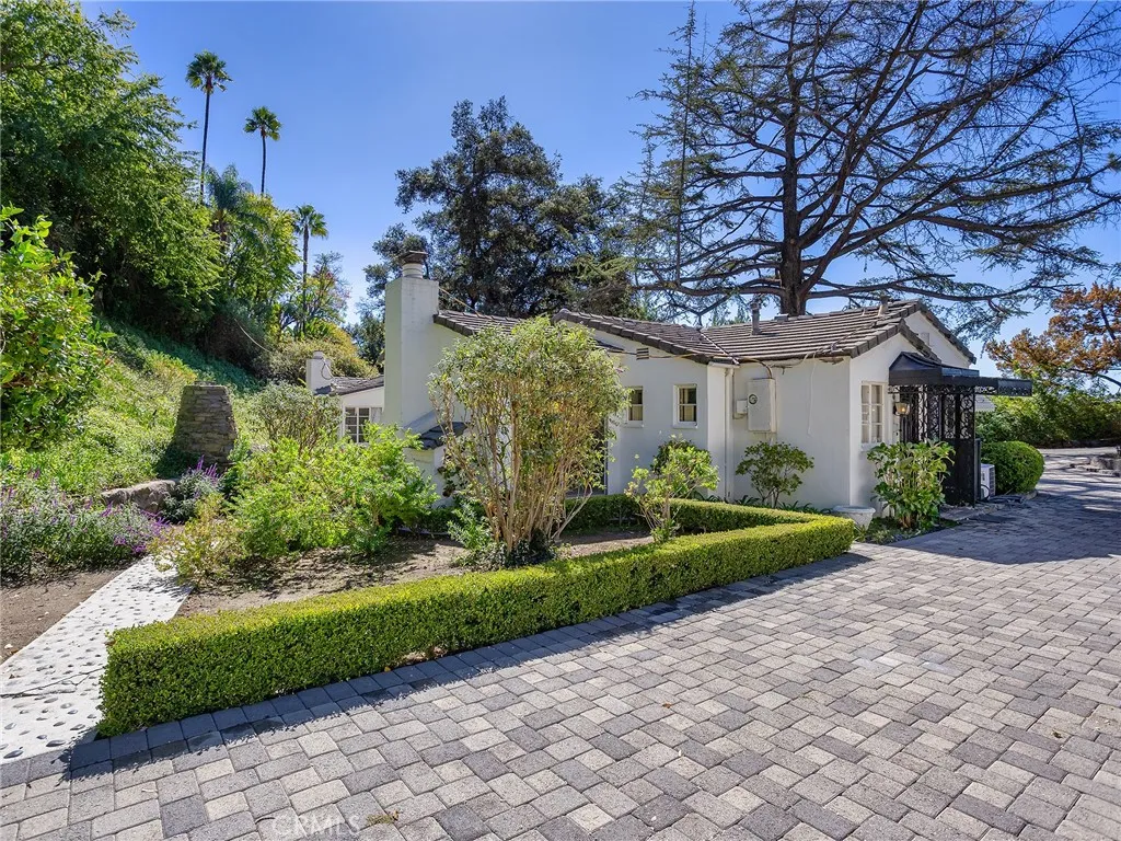 1620 Melwood Drive, Glendale, California 91207 home-pic-34