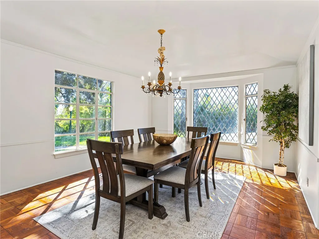 1620 Melwood Drive, Glendale, California 91207 home-pic-12