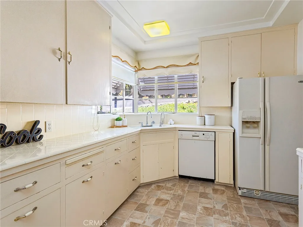 1620 Melwood Drive, Glendale, California 91207 home-pic-5