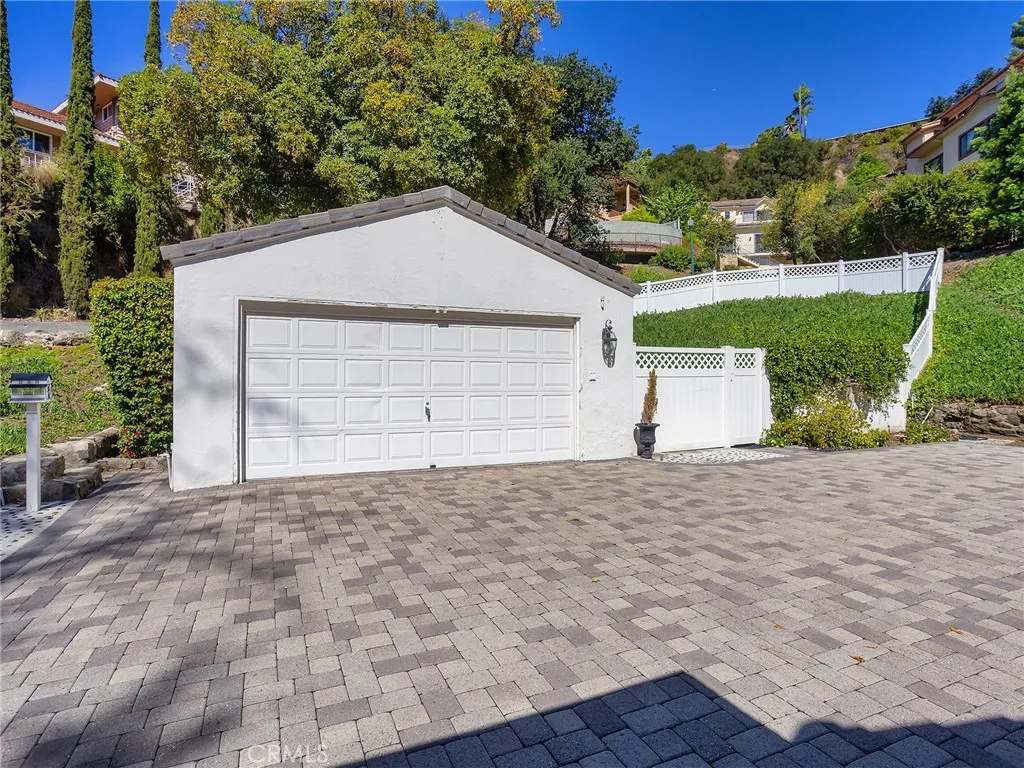 1620 Melwood Drive, Glendale, California 91207 home-pic-31