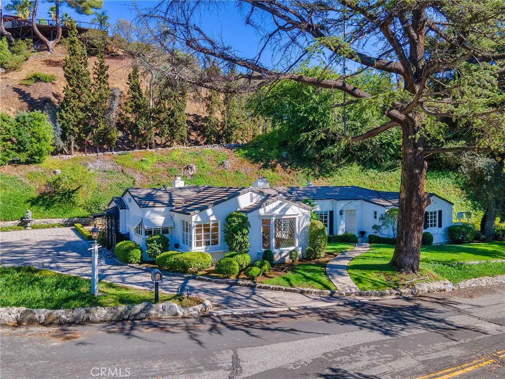 1620 Melwood Drive, Glendale, California 91207 home-pic-44