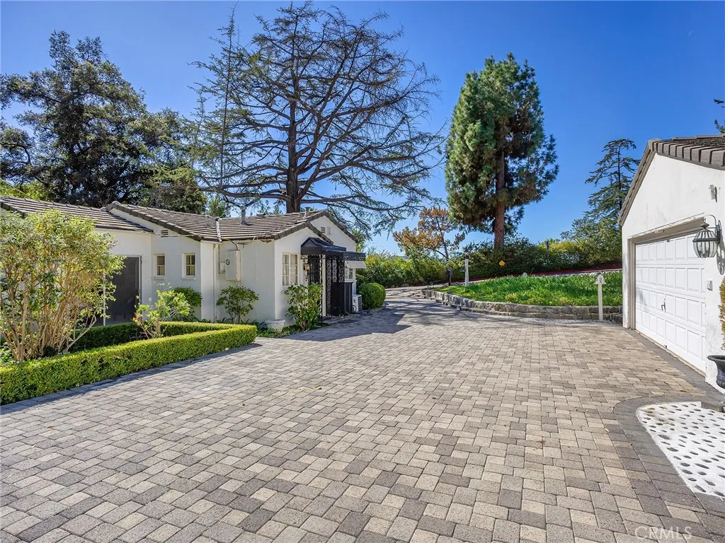 1620 Melwood Drive, Glendale, California 91207 home-pic-30
