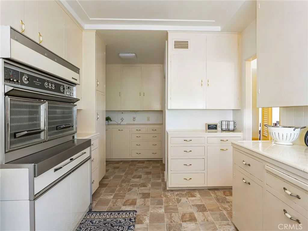 1620 Melwood Drive, Glendale, California 91207 home-pic-7